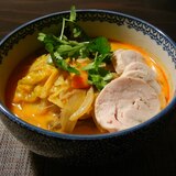 鶏むね肉のチャーシューでトムヤムラーメン